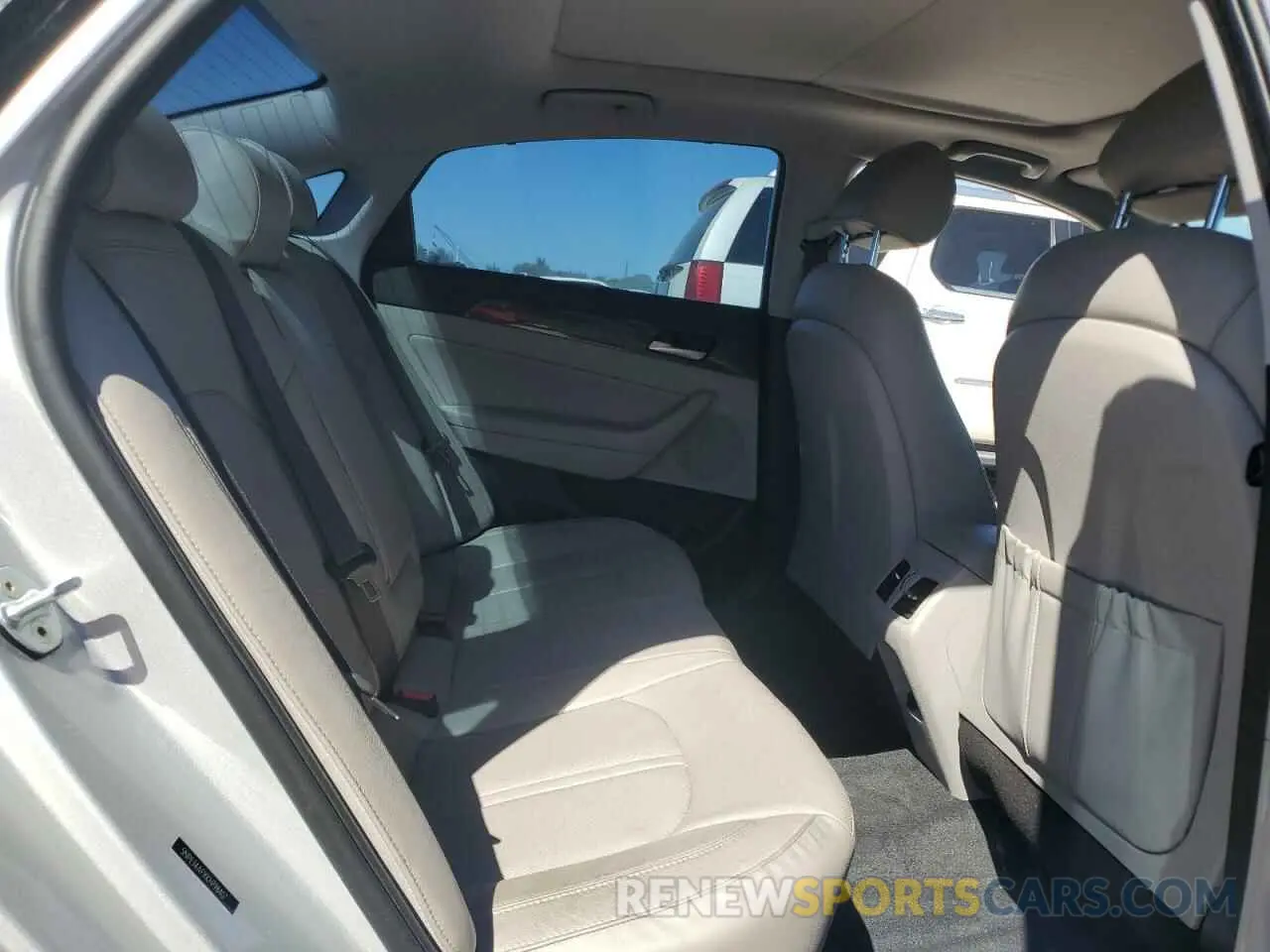 10 Photograph of a damaged car 5NPE34AFXKH798407 HYUNDAI SONATA 2019