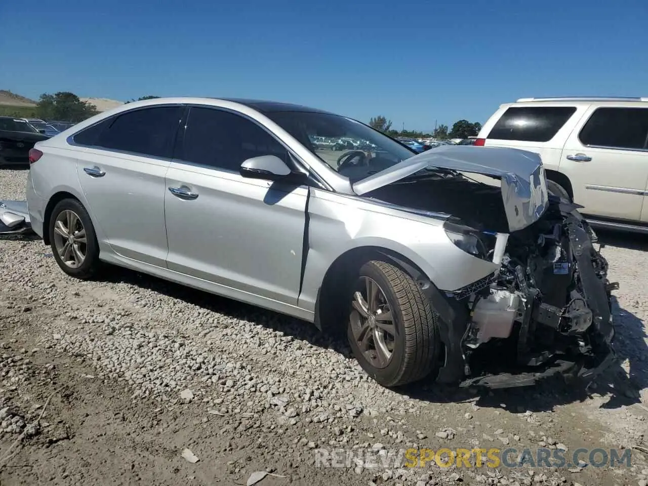 4 Photograph of a damaged car 5NPE34AFXKH798407 HYUNDAI SONATA 2019