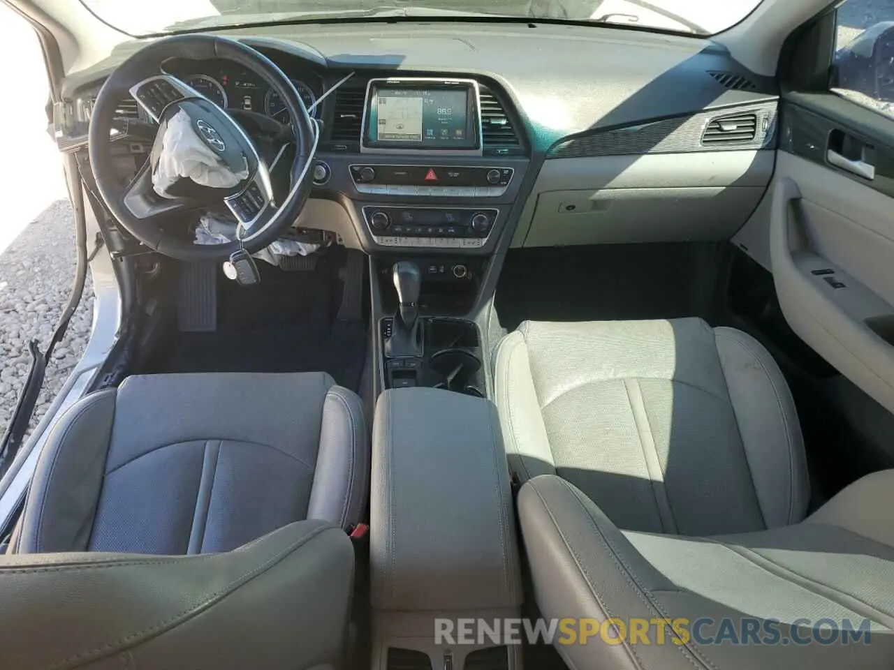 8 Photograph of a damaged car 5NPE34AFXKH798407 HYUNDAI SONATA 2019