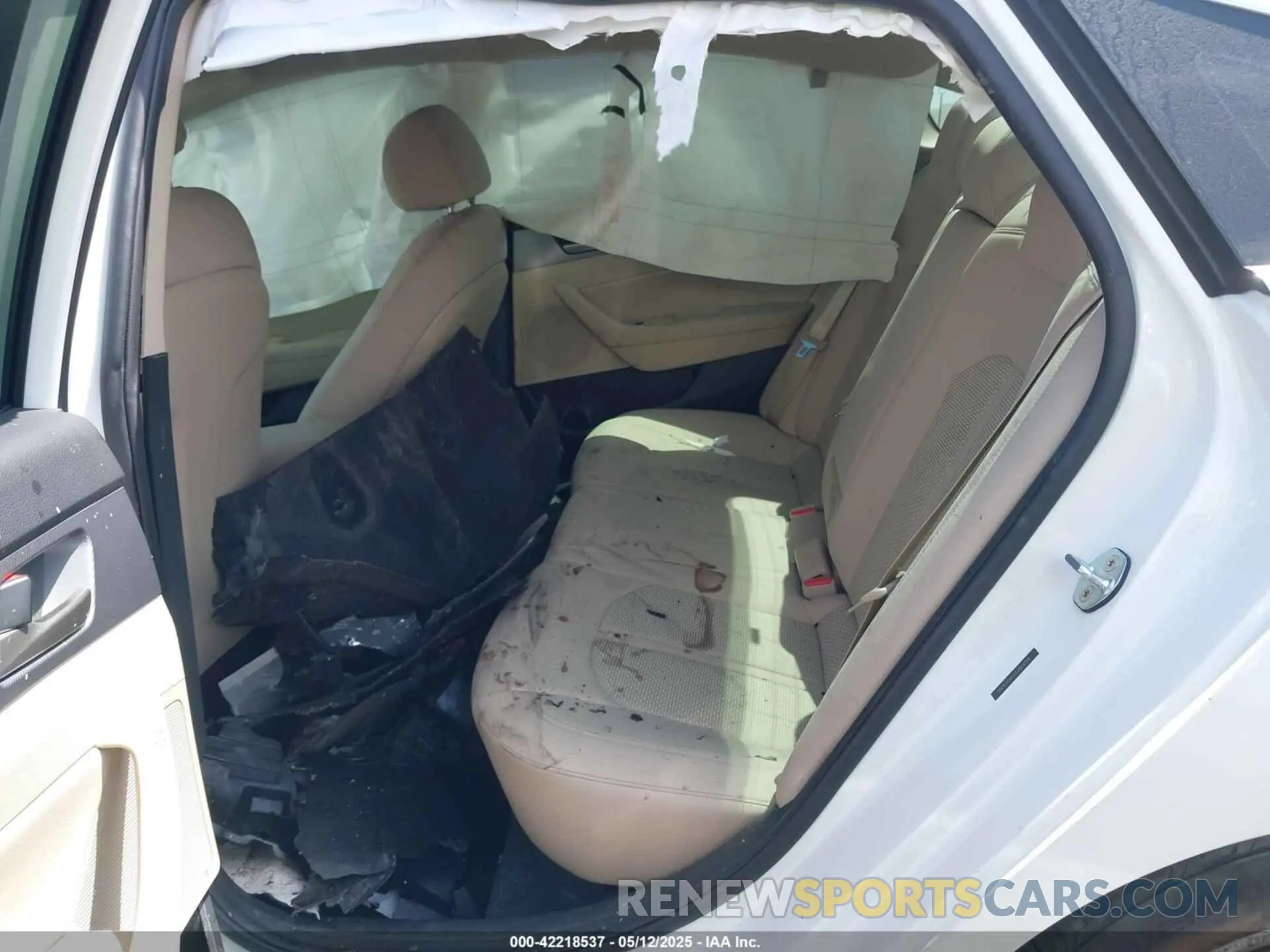 8 Photograph of a damaged car 5NPE34AFXKH804254 HYUNDAI SONATA 2019