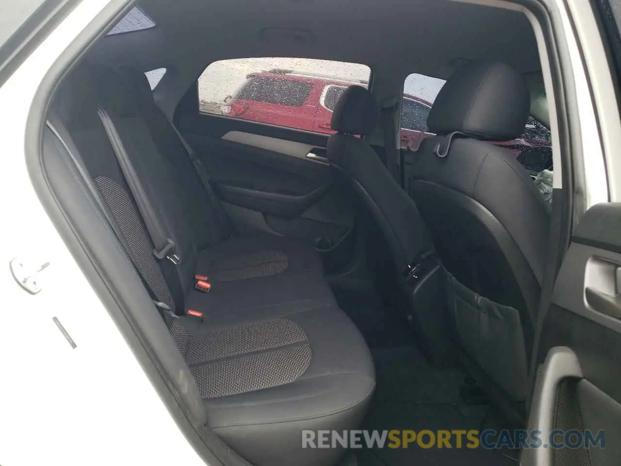 10 Photograph of a damaged car 5NPE34AFXKH807395 HYUNDAI SONATA 2019