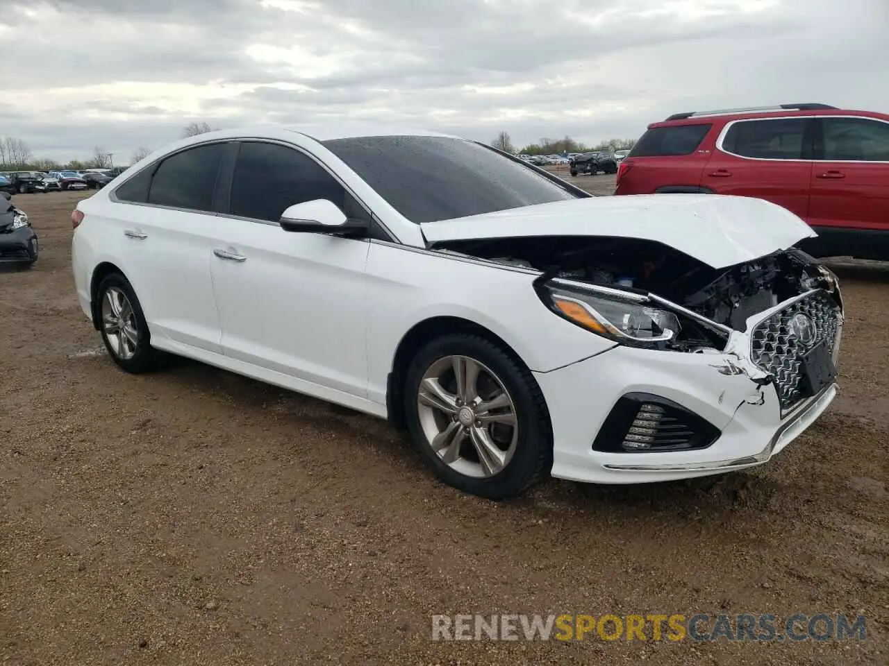 4 Photograph of a damaged car 5NPE34AFXKH807395 HYUNDAI SONATA 2019