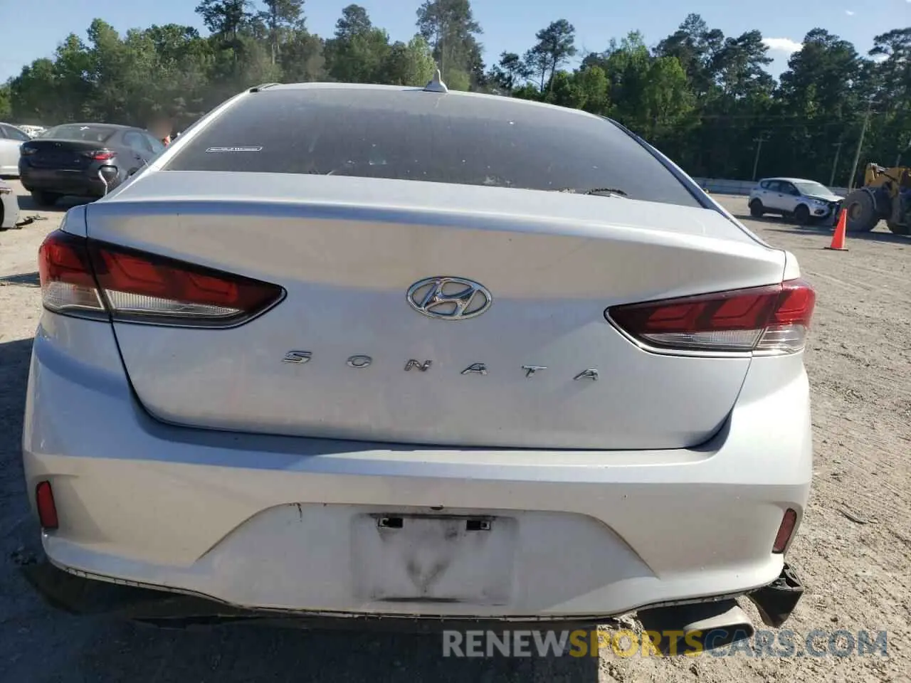 6 Photograph of a damaged car 5NPE34AFXKH820017 HYUNDAI SONATA 2019