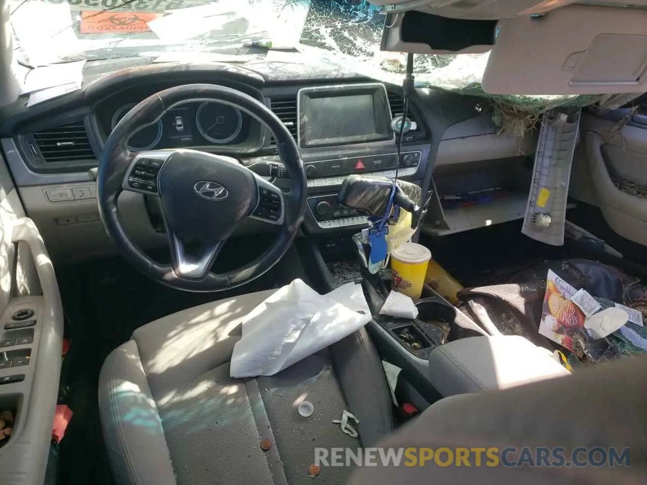 8 Photograph of a damaged car 5NPE34AFXKH820017 HYUNDAI SONATA 2019