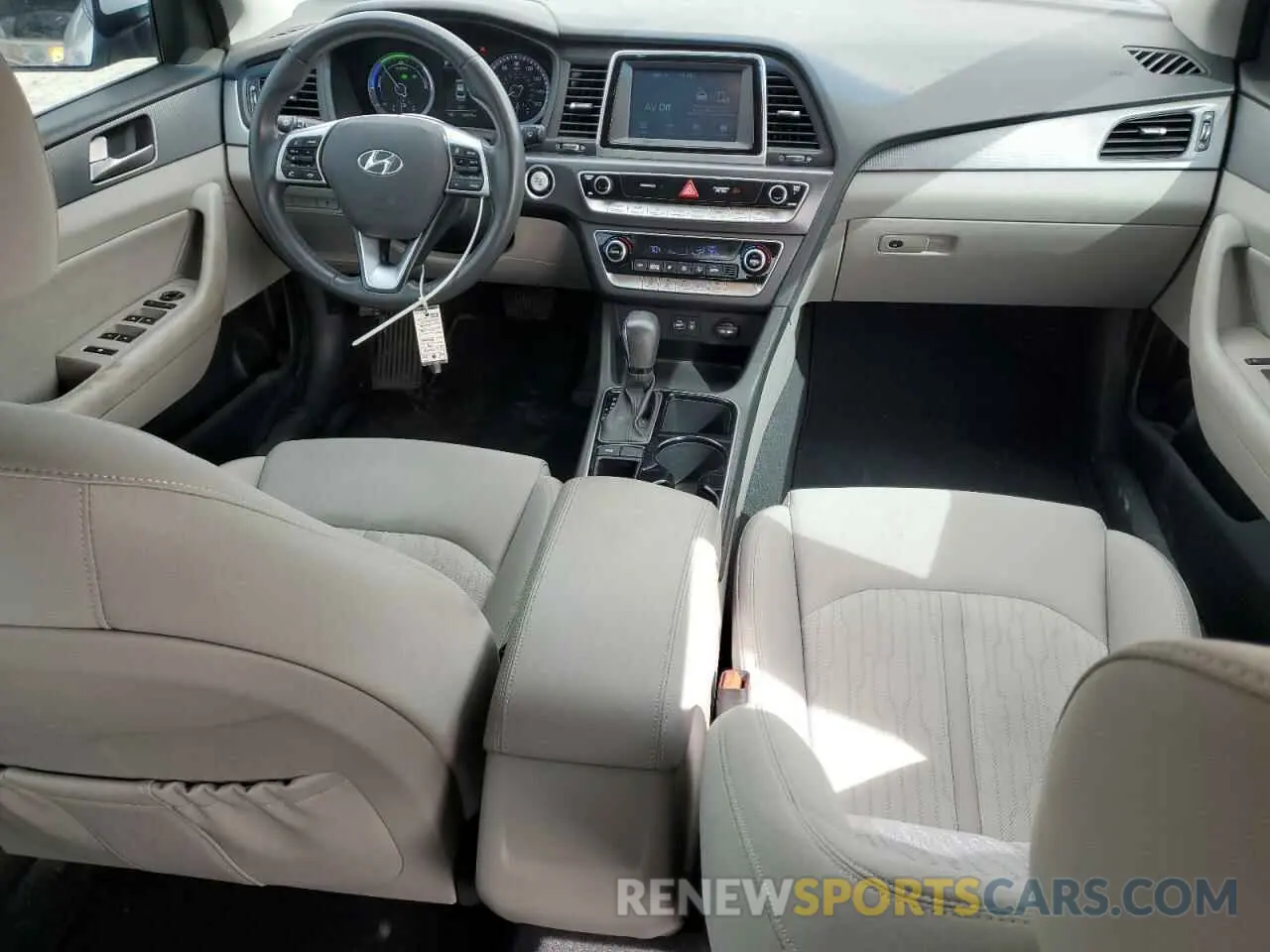 8 Photograph of a damaged car KMHE24L39KA094160 HYUNDAI SONATA 2019