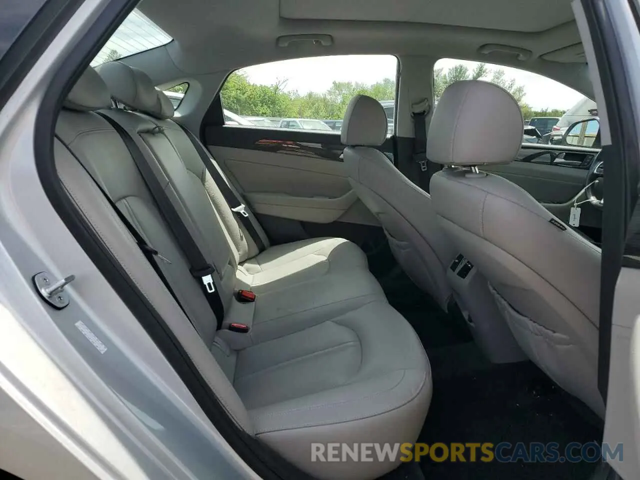 10 Photograph of a damaged car KMHE34L32KA089539 HYUNDAI SONATA 2019