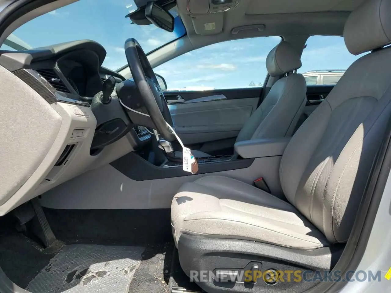 7 Photograph of a damaged car KMHE34L32KA089539 HYUNDAI SONATA 2019