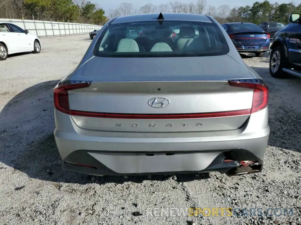 6 Photograph of a damaged car 5NPEF4JA0LH027077 HYUNDAI SONATA 2020