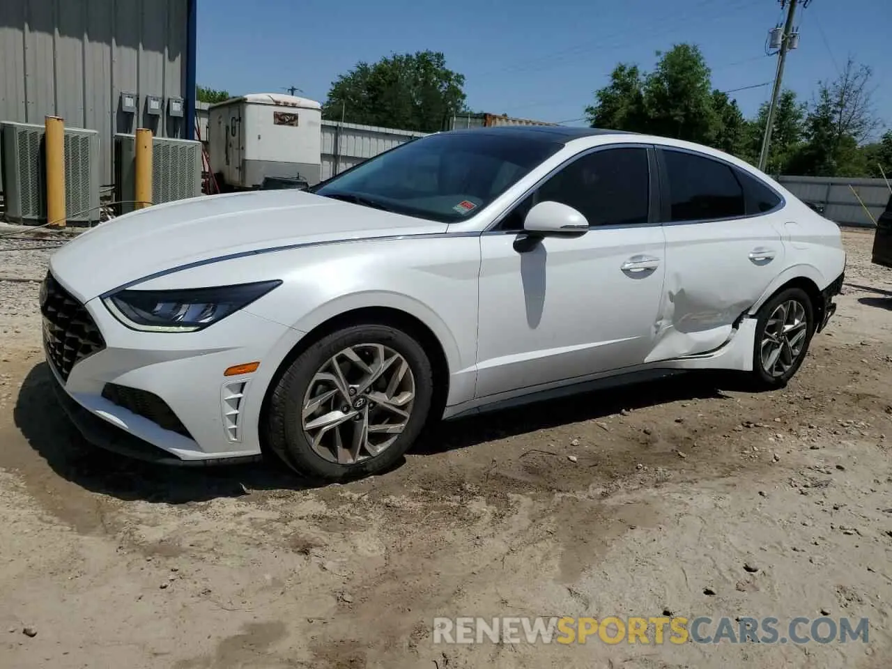 1 Photograph of a damaged car 5NPEF4JA0LH028116 HYUNDAI SONATA 2020
