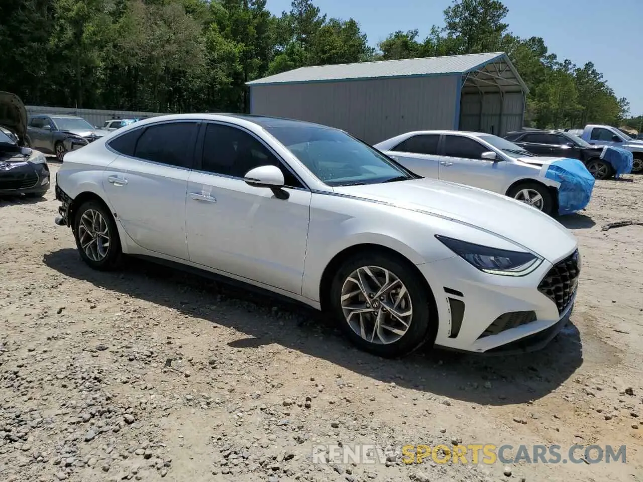 4 Photograph of a damaged car 5NPEF4JA0LH028116 HYUNDAI SONATA 2020