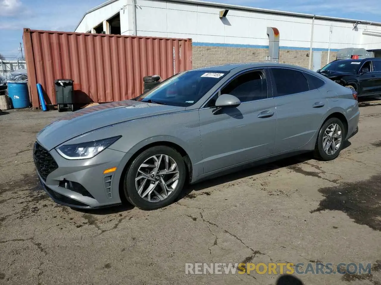 1 Photograph of a damaged car 5NPEF4JA0LH033137 HYUNDAI SONATA 2020