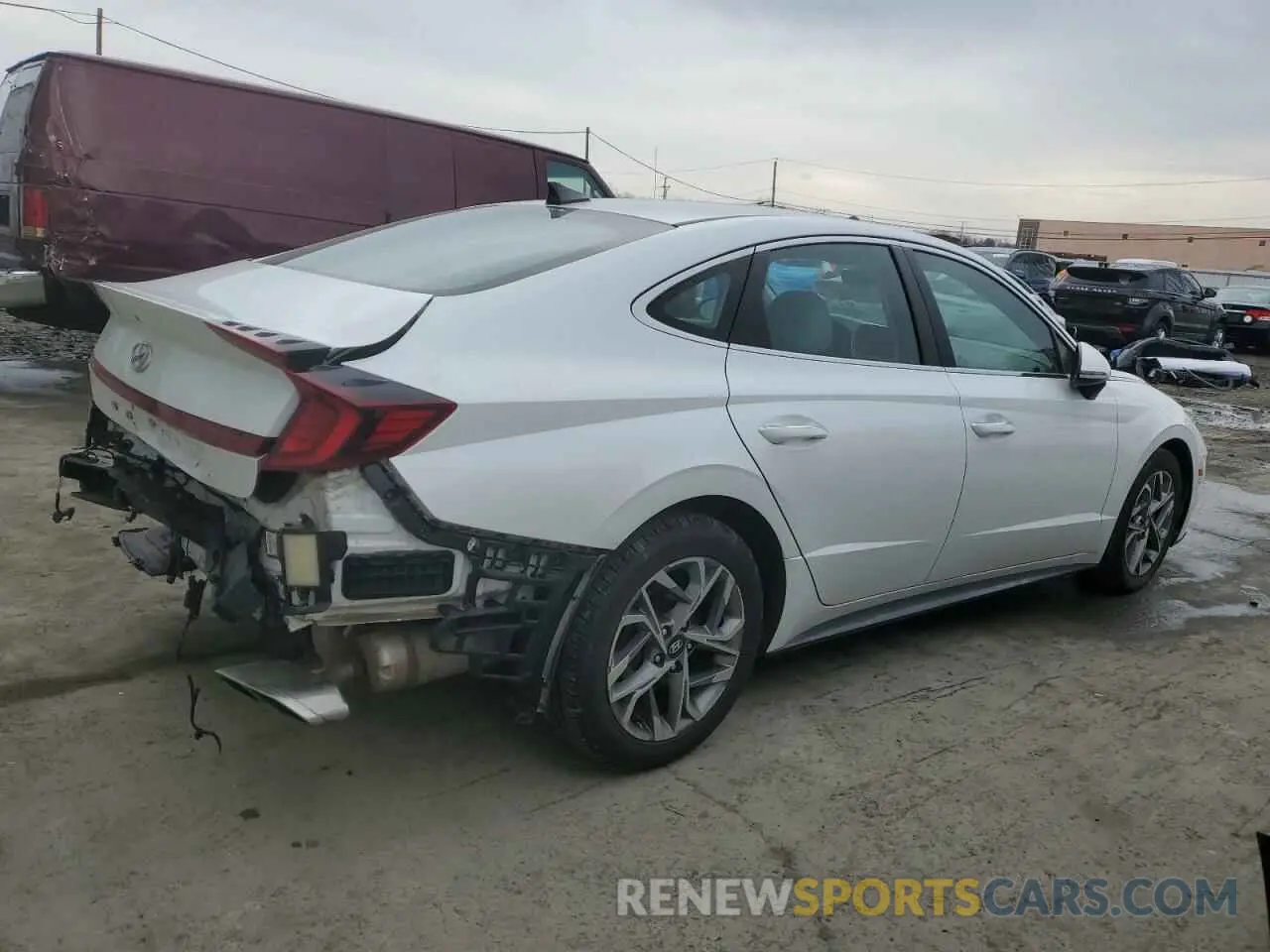 3 Photograph of a damaged car 5NPEF4JA0LH047071 HYUNDAI SONATA 2020