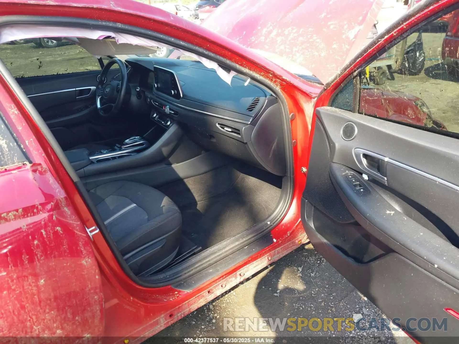 5 Photograph of a damaged car 5NPEF4JA0LH056725 HYUNDAI SONATA 2020
