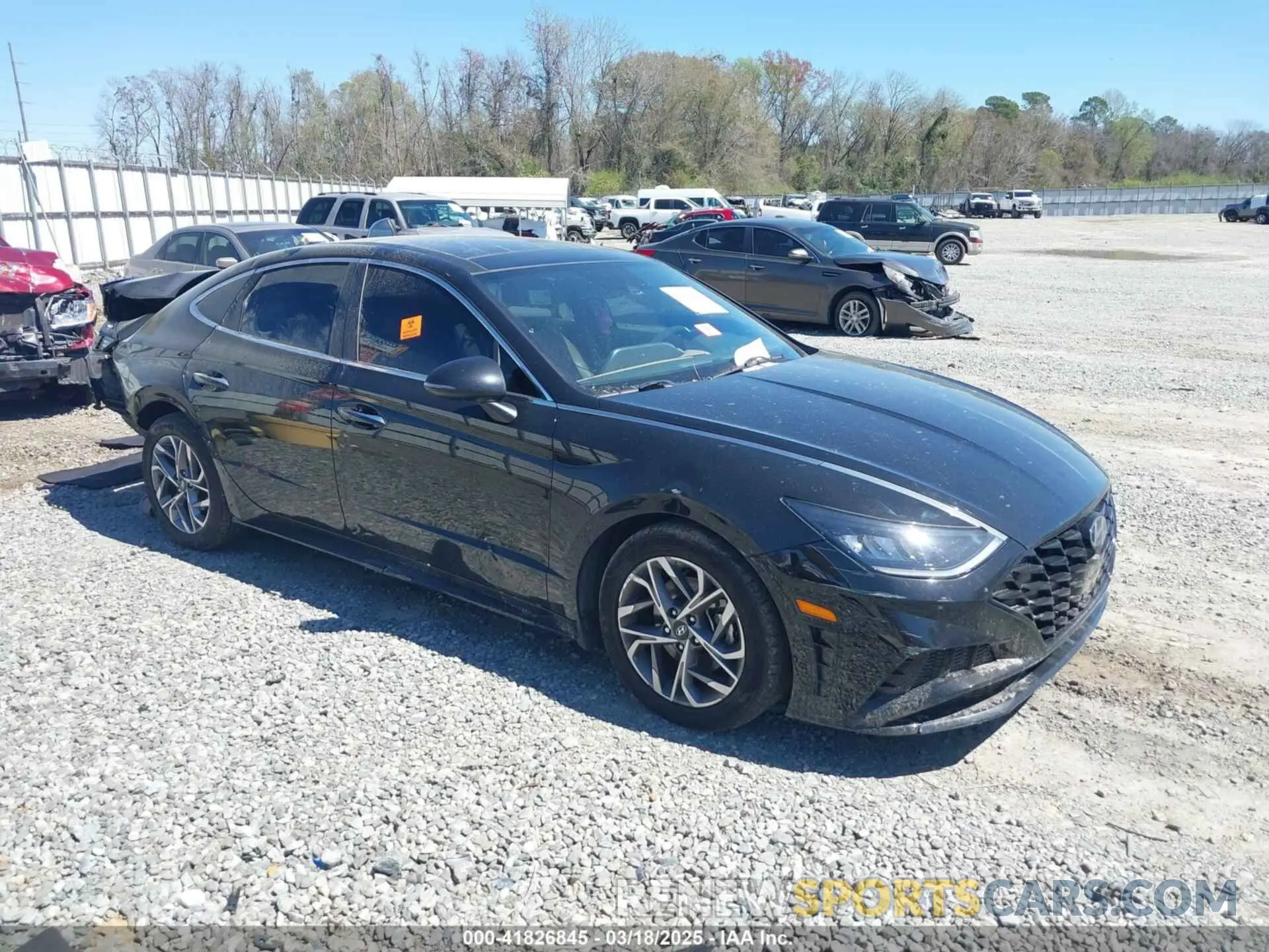 1 Photograph of a damaged car 5NPEF4JA0LH058992 HYUNDAI SONATA 2020