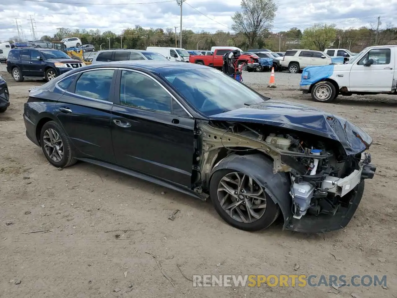 4 Photograph of a damaged car 5NPEF4JA1LH044311 HYUNDAI SONATA 2020