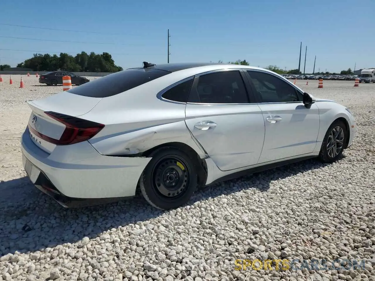 3 Photograph of a damaged car 5NPEF4JA2LH002360 HYUNDAI SONATA 2020