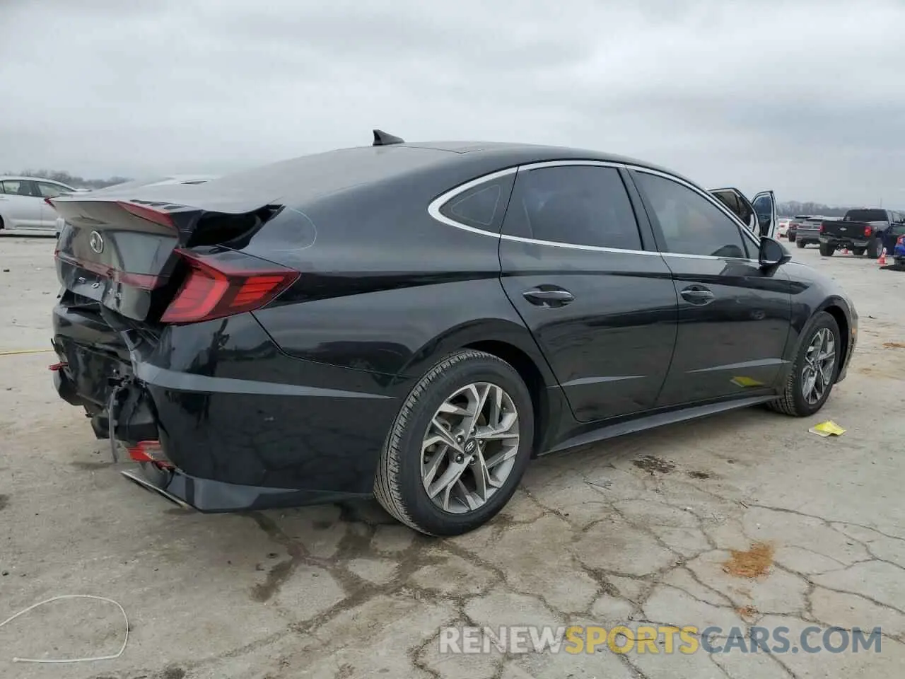3 Photograph of a damaged car 5NPEF4JA2LH023953 HYUNDAI SONATA 2020