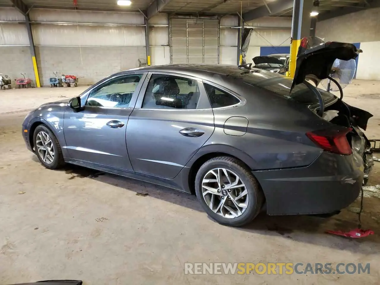 2 Photograph of a damaged car 5NPEF4JA2LH032040 HYUNDAI SONATA 2020