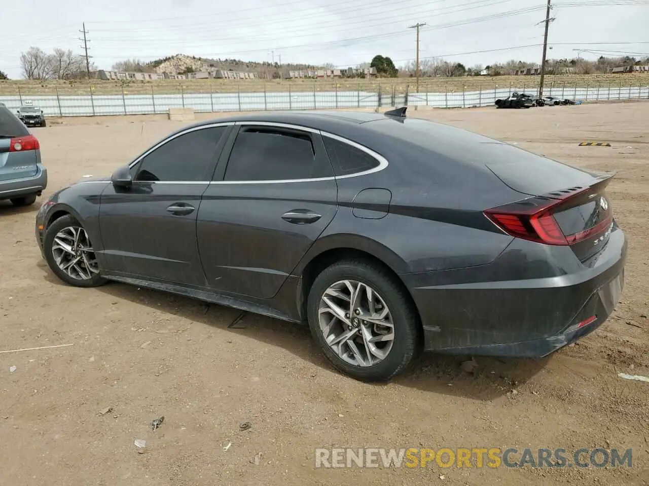 2 Photograph of a damaged car 5NPEF4JA3LH000813 HYUNDAI SONATA 2020