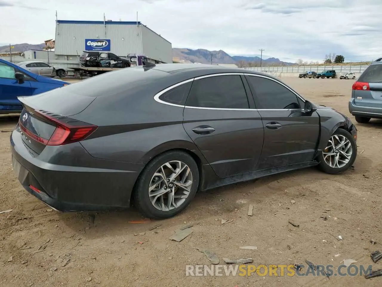 3 Photograph of a damaged car 5NPEF4JA3LH000813 HYUNDAI SONATA 2020