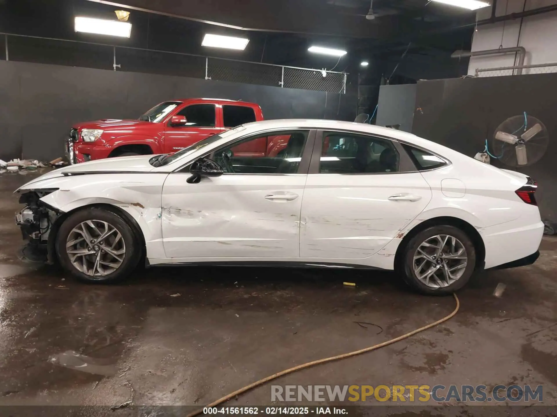 15 Photograph of a damaged car 5NPEF4JA3LH027333 HYUNDAI SONATA 2020