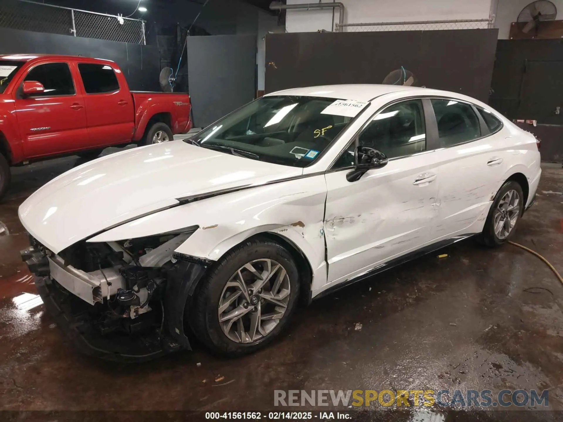 2 Photograph of a damaged car 5NPEF4JA3LH027333 HYUNDAI SONATA 2020