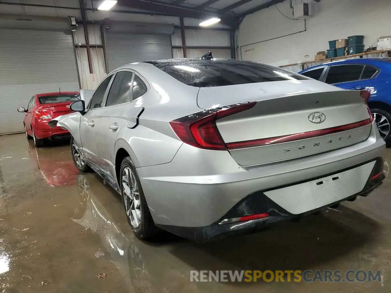 2 Photograph of a damaged car 5NPEF4JA3LH054175 HYUNDAI SONATA 2020