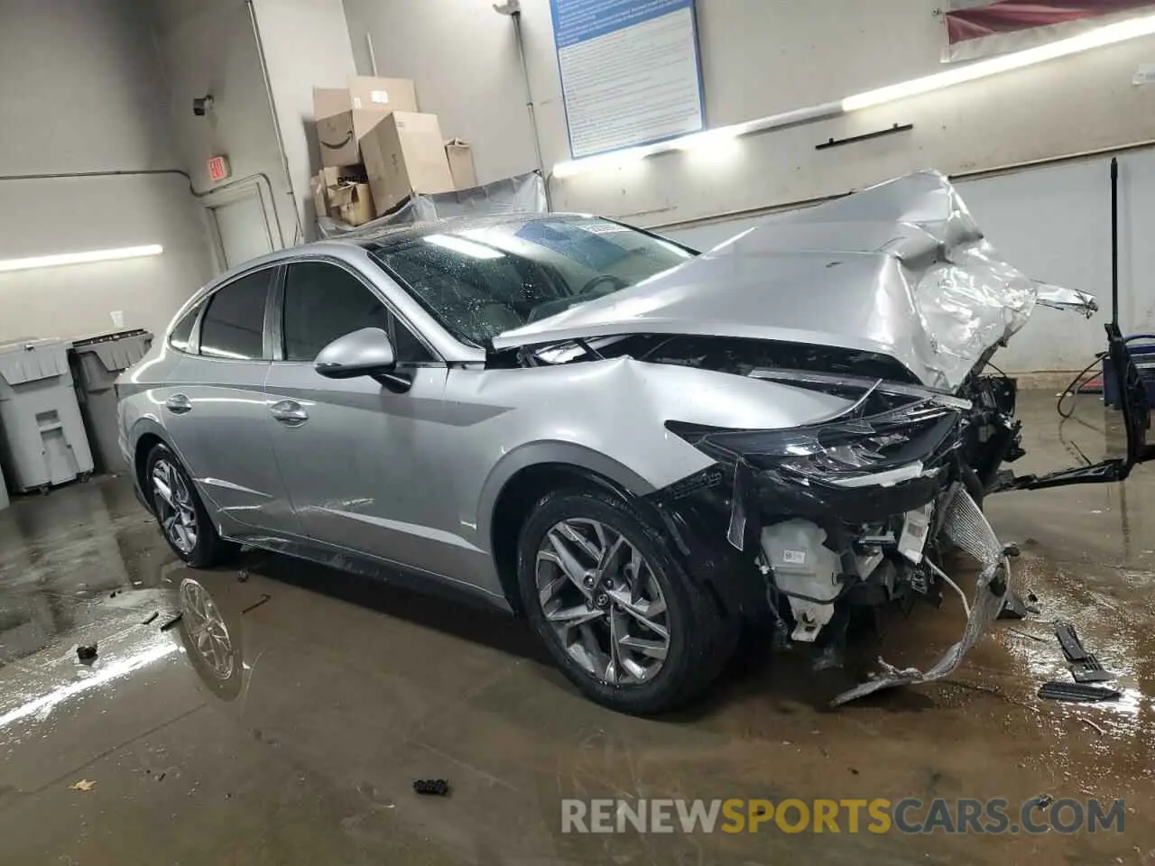4 Photograph of a damaged car 5NPEF4JA3LH054175 HYUNDAI SONATA 2020