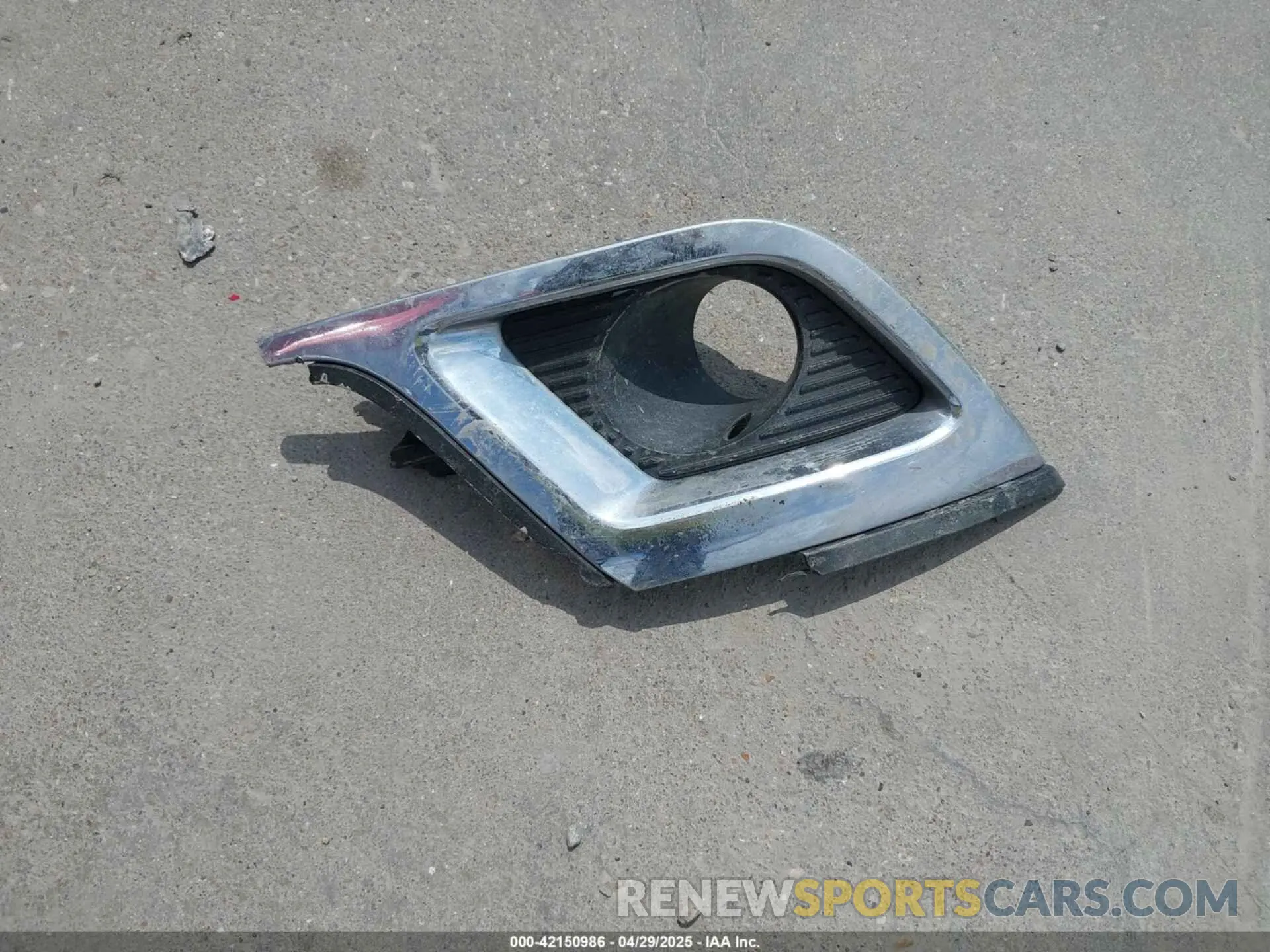 12 Photograph of a damaged car 5NPEF4JA3LH058839 HYUNDAI SONATA 2020