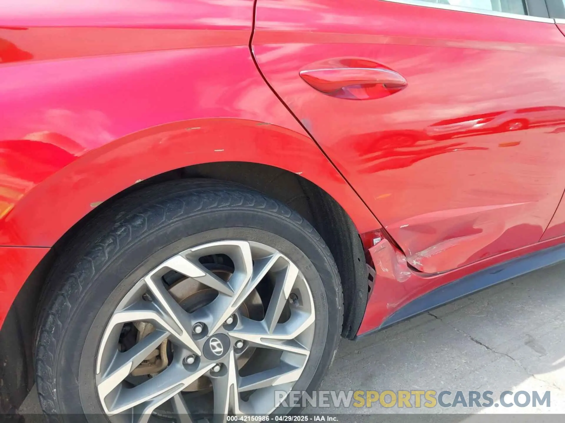 21 Photograph of a damaged car 5NPEF4JA3LH058839 HYUNDAI SONATA 2020