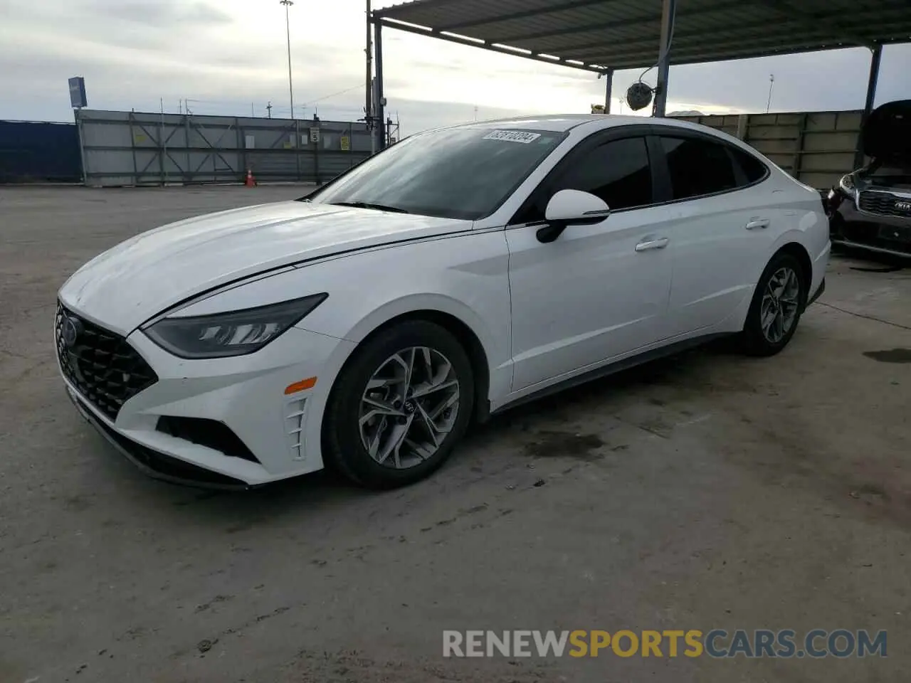 1 Photograph of a damaged car 5NPEF4JA3LH058842 HYUNDAI SONATA 2020