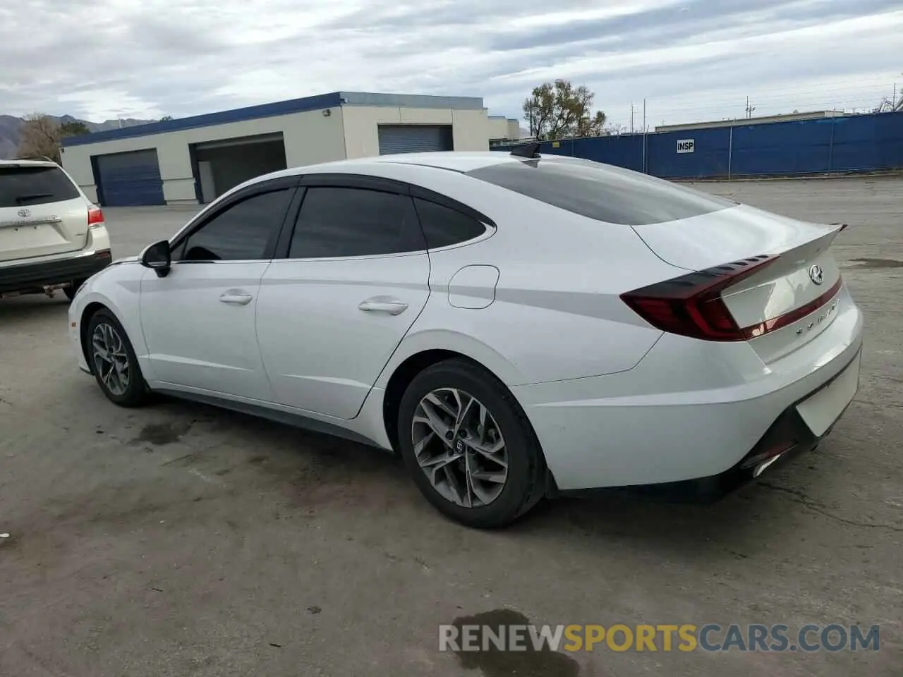 2 Photograph of a damaged car 5NPEF4JA3LH058842 HYUNDAI SONATA 2020
