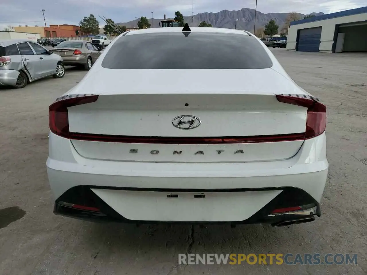 6 Photograph of a damaged car 5NPEF4JA3LH058842 HYUNDAI SONATA 2020