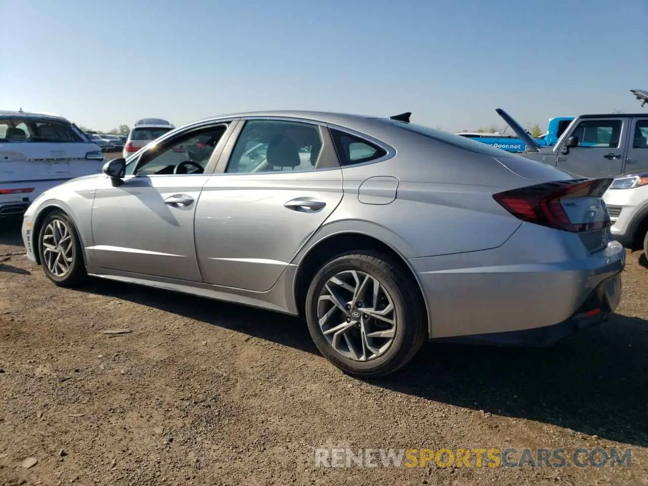 2 Photograph of a damaged car 5NPEF4JA3LH060610 HYUNDAI SONATA 2020