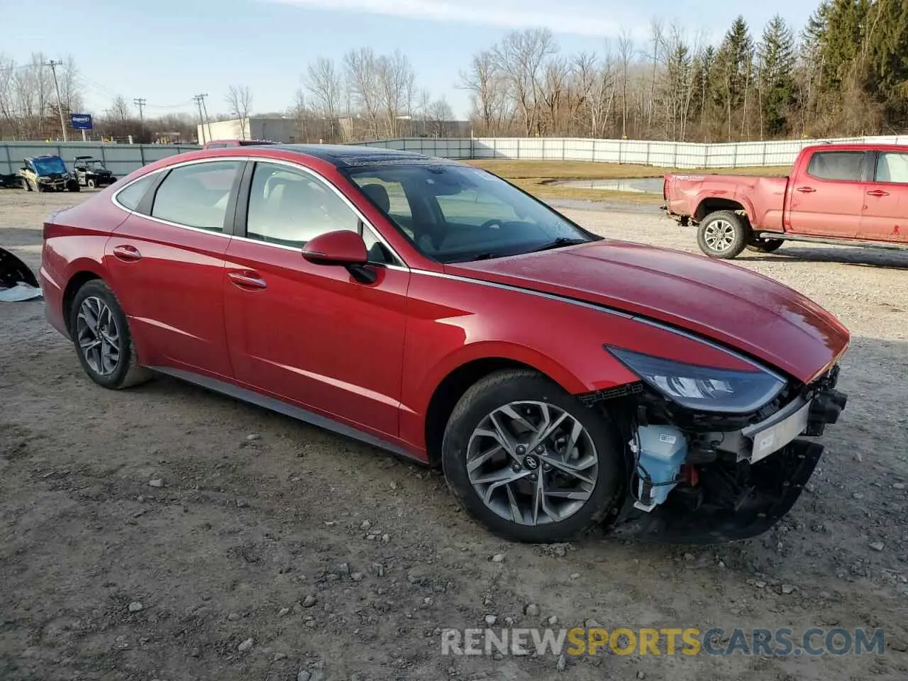 4 Photograph of a damaged car 5NPEF4JA4LH002019 HYUNDAI SONATA 2020