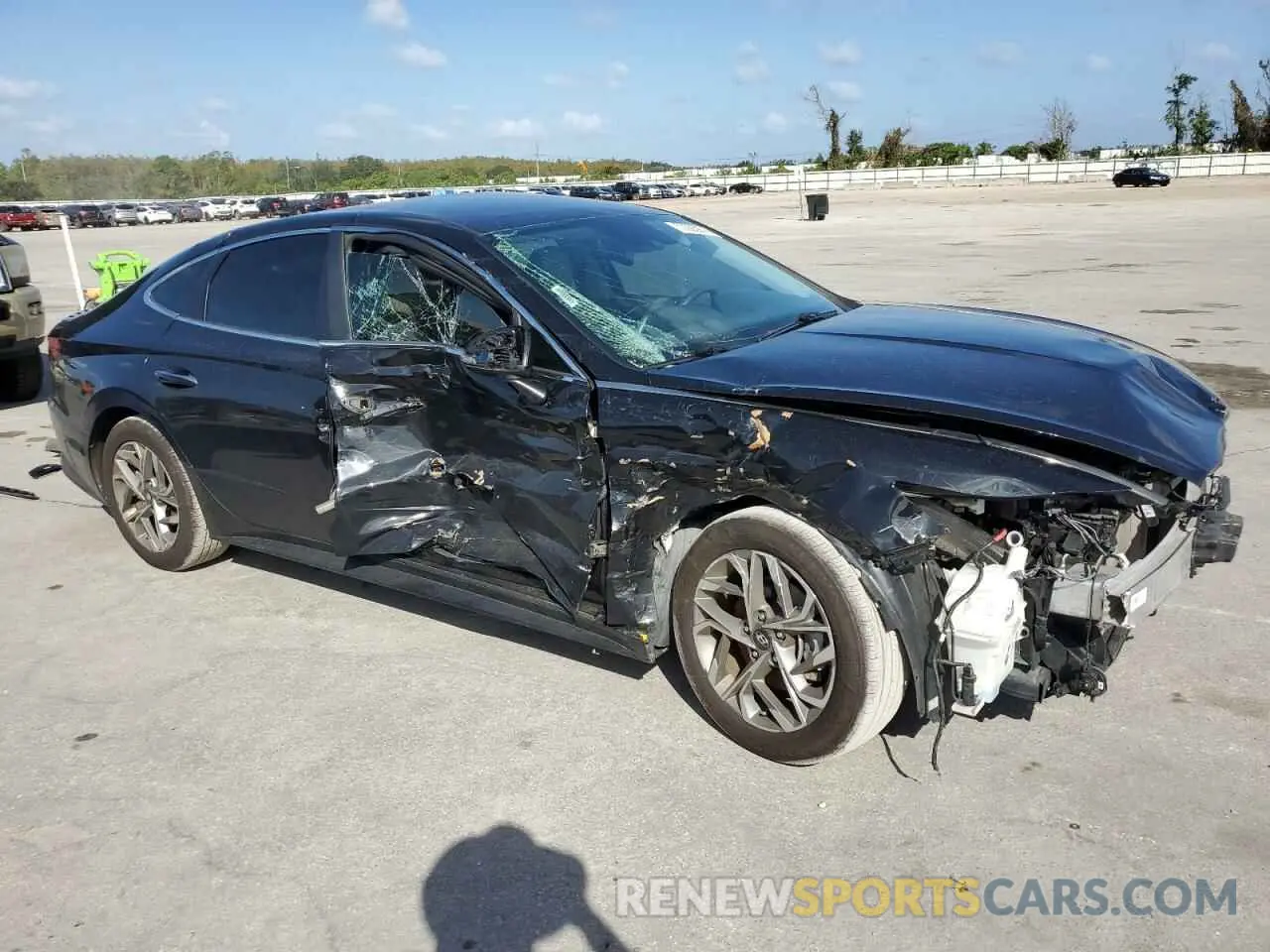 4 Photograph of a damaged car 5NPEF4JA4LH014431 HYUNDAI SONATA 2020