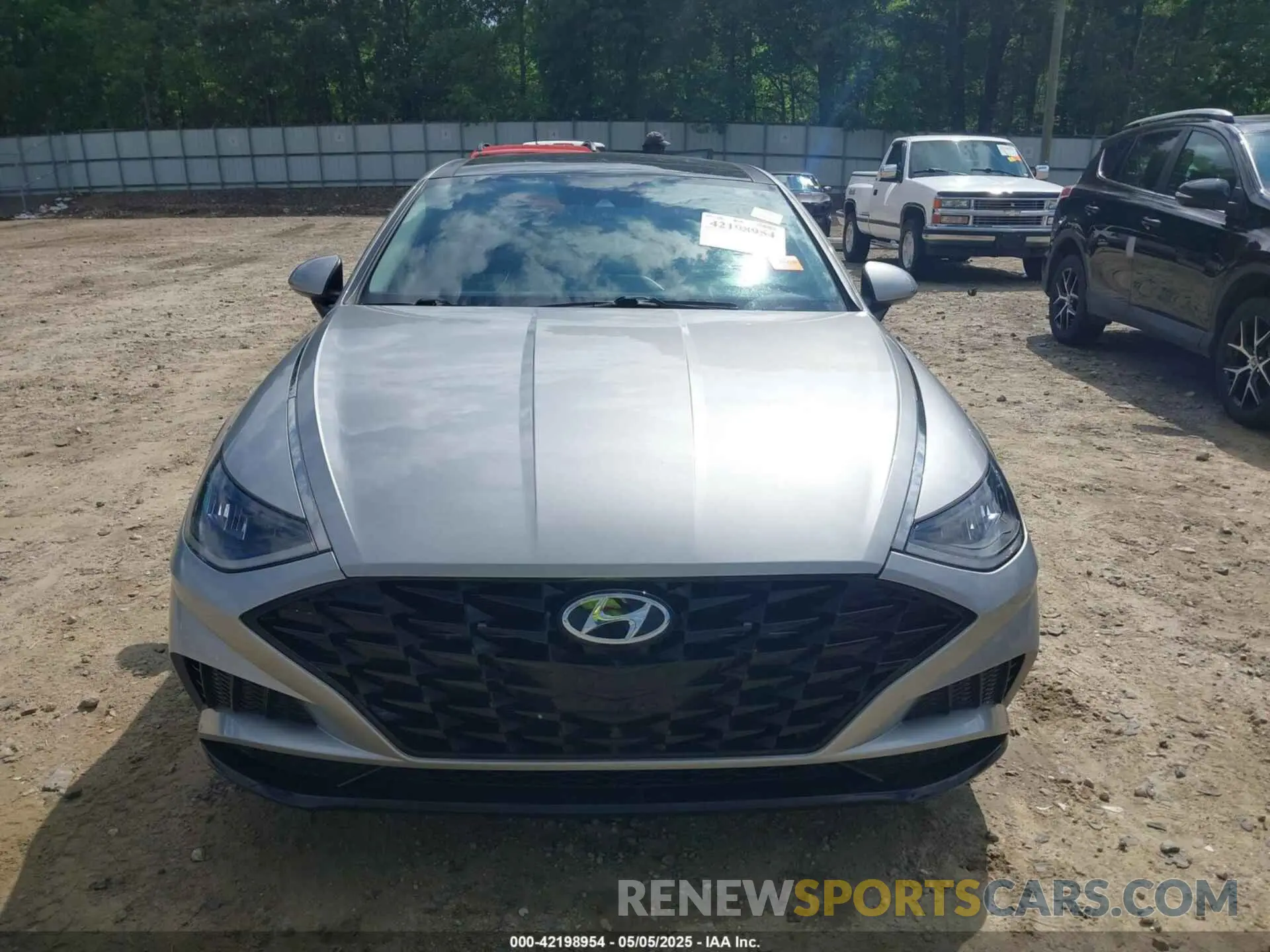 12 Photograph of a damaged car 5NPEF4JA4LH043699 HYUNDAI SONATA 2020