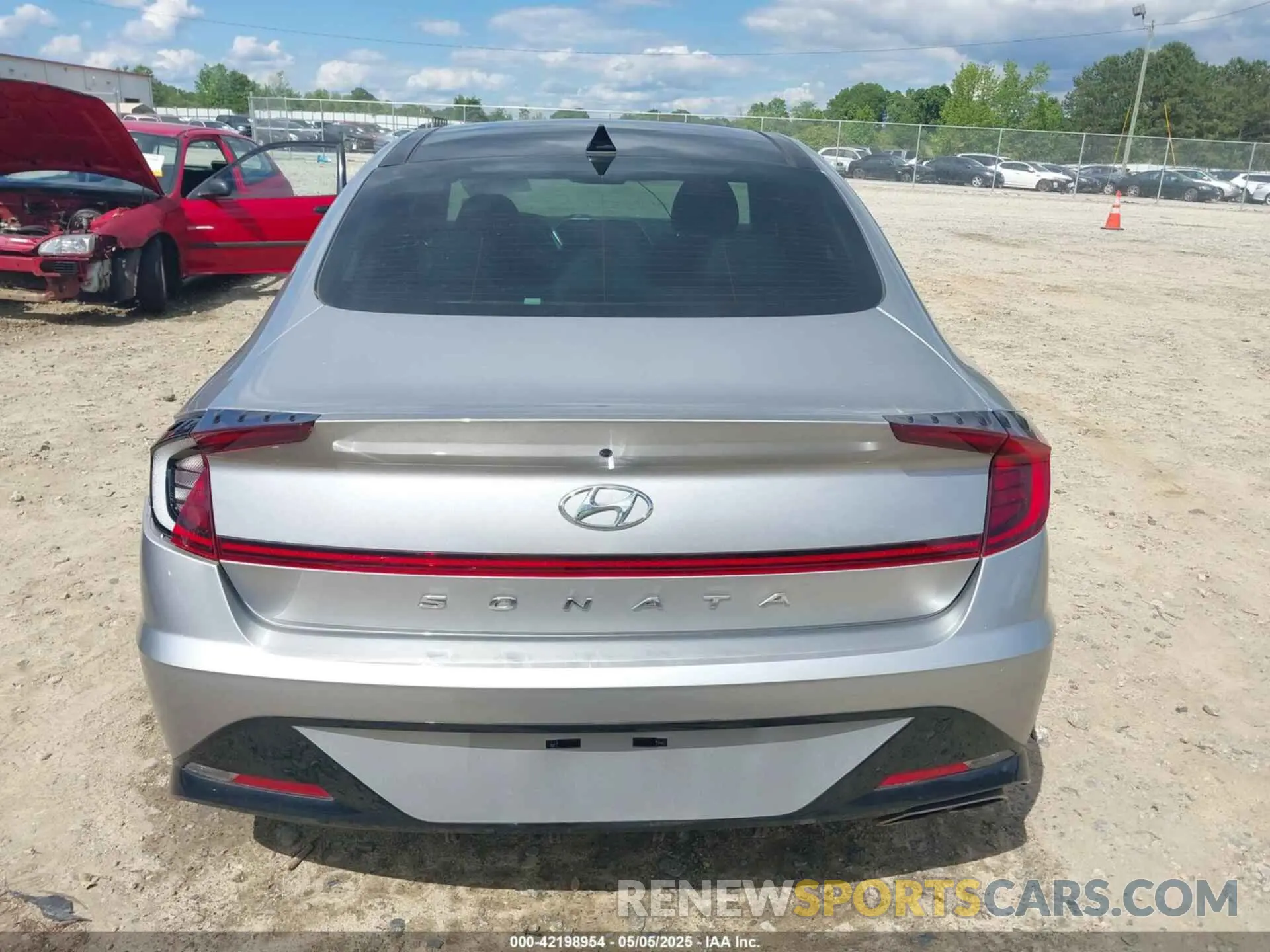 16 Photograph of a damaged car 5NPEF4JA4LH043699 HYUNDAI SONATA 2020
