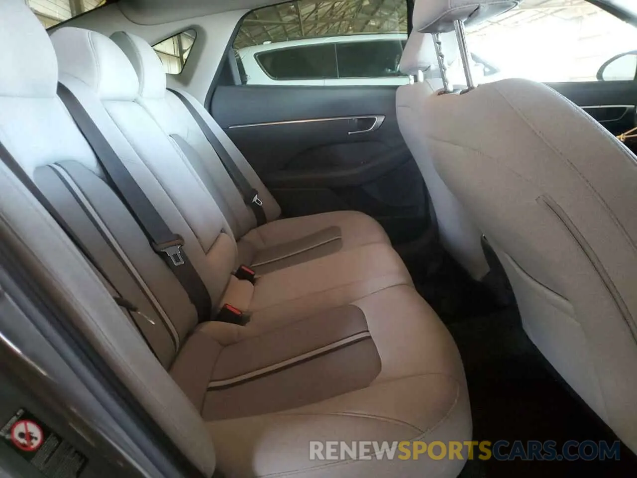 10 Photograph of a damaged car 5NPEF4JA5LH015006 HYUNDAI SONATA 2020
