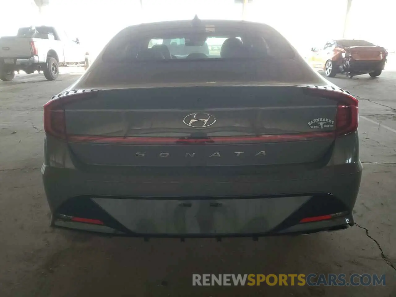 6 Photograph of a damaged car 5NPEF4JA5LH015006 HYUNDAI SONATA 2020