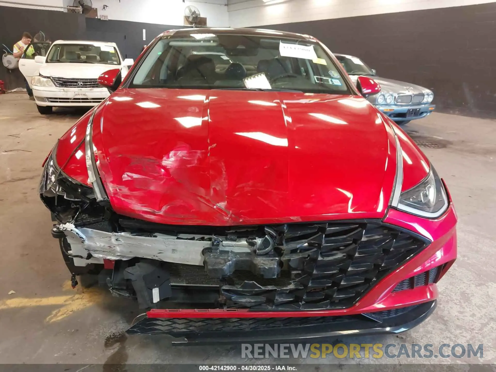 12 Photograph of a damaged car 5NPEF4JA5LH015250 HYUNDAI SONATA 2020
