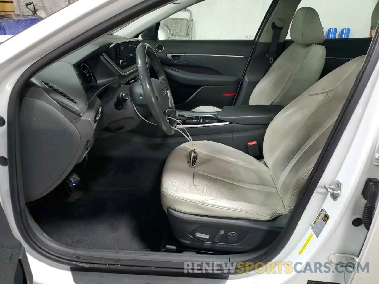 7 Photograph of a damaged car 5NPEF4JA5LH015751 HYUNDAI SONATA 2020
