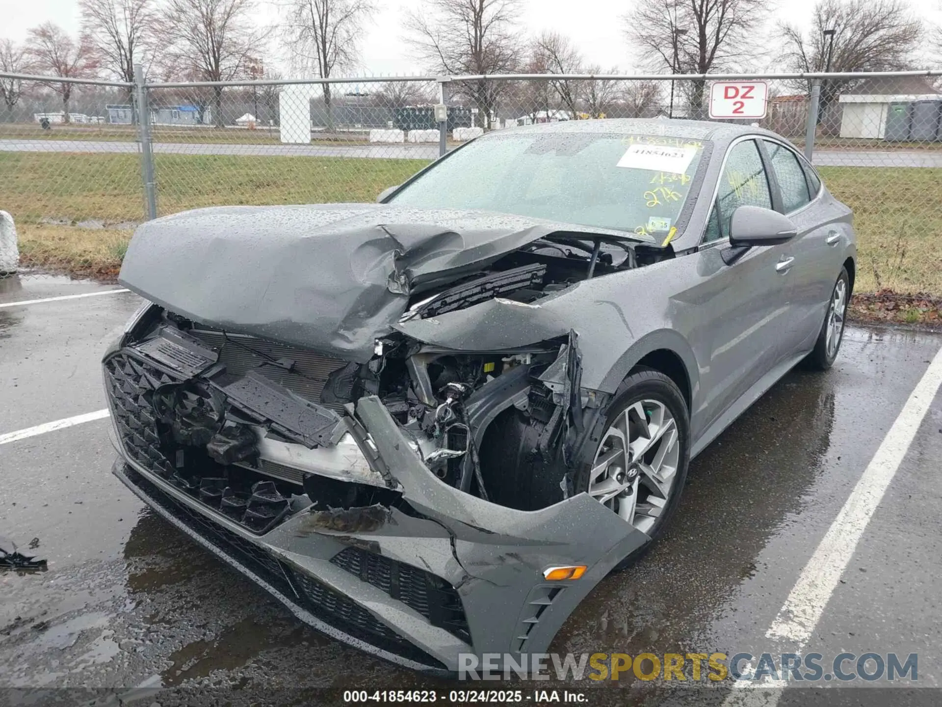2 Photograph of a damaged car 5NPEF4JA5LH021064 HYUNDAI SONATA 2020
