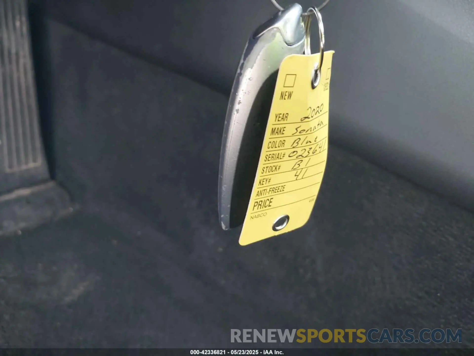11 Photograph of a damaged car 5NPEF4JA5LH023641 HYUNDAI SONATA 2020