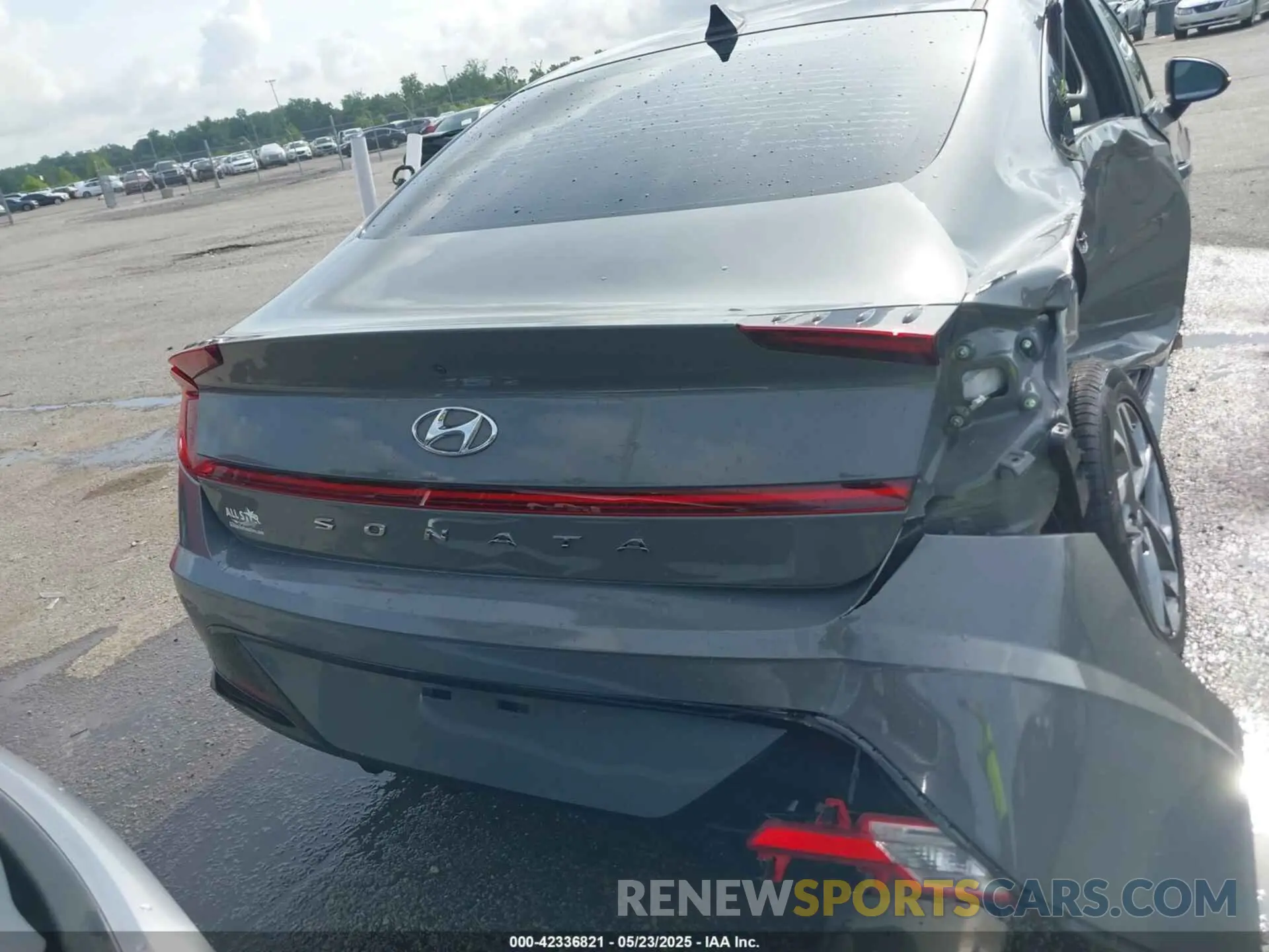 16 Photograph of a damaged car 5NPEF4JA5LH023641 HYUNDAI SONATA 2020
