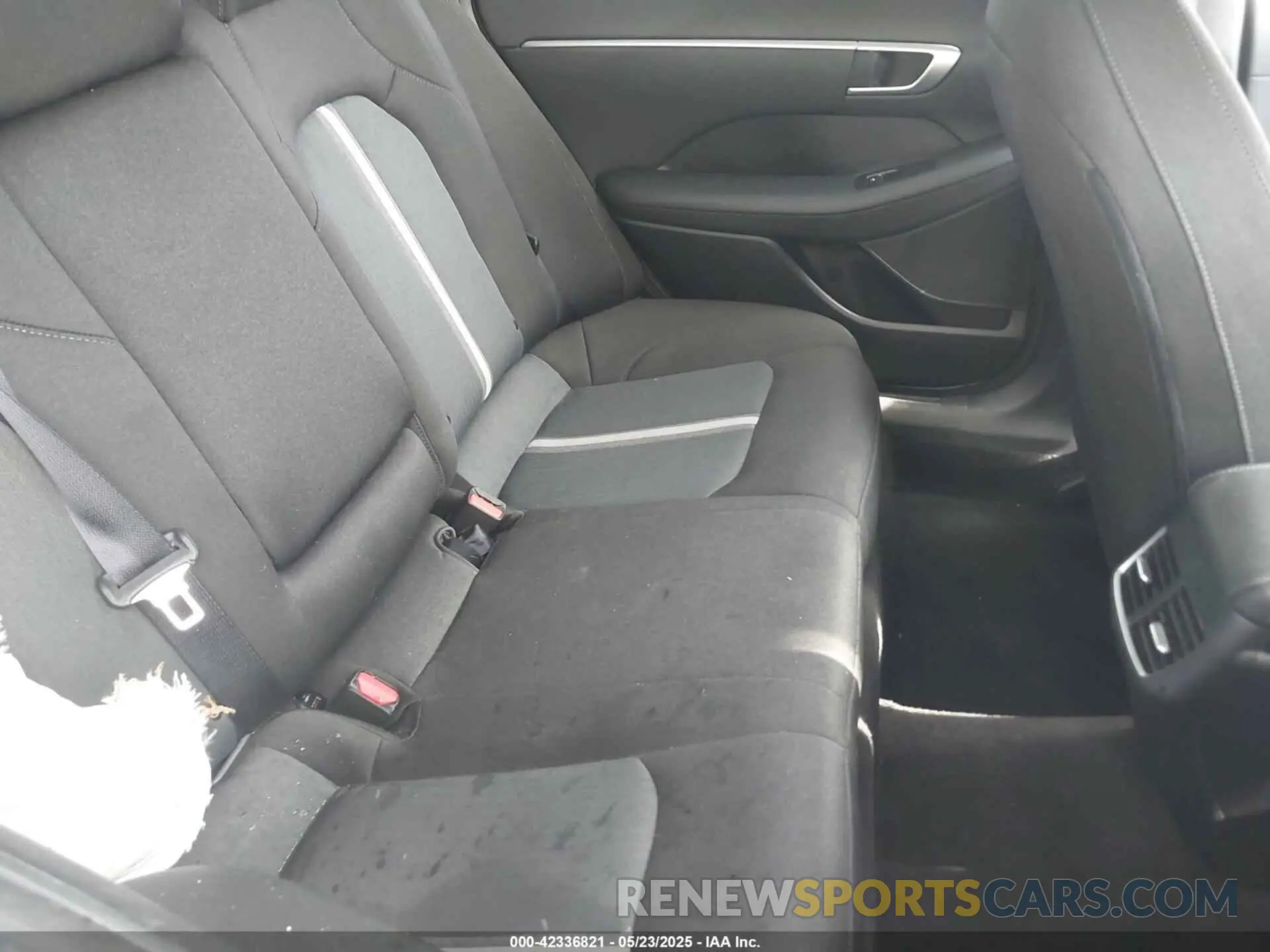 8 Photograph of a damaged car 5NPEF4JA5LH023641 HYUNDAI SONATA 2020