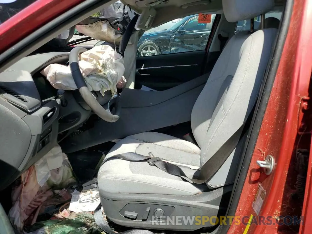 7 Photograph of a damaged car 5NPEF4JA5LH024661 HYUNDAI SONATA 2020