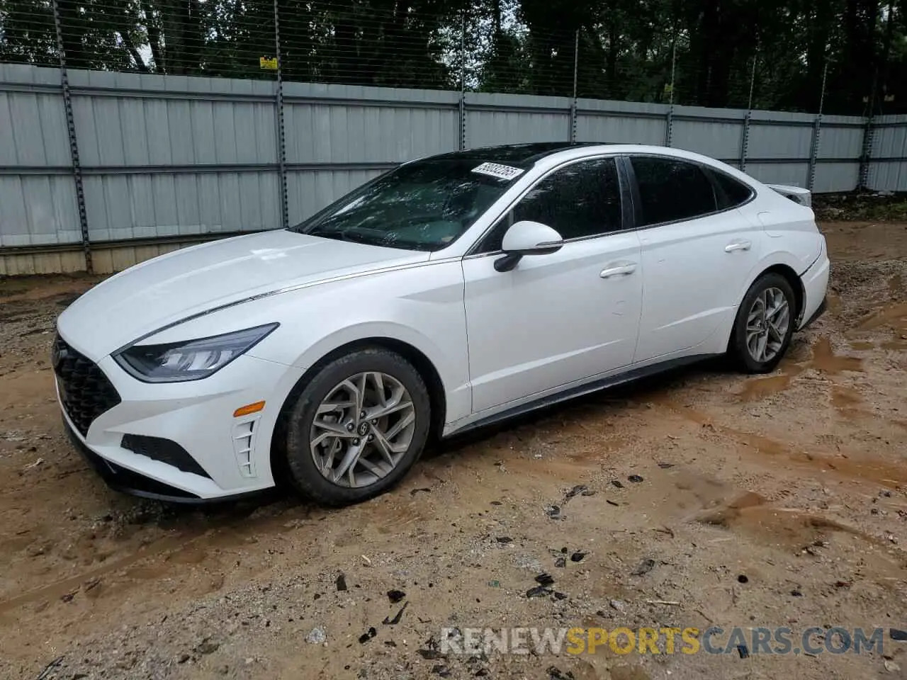 1 Photograph of a damaged car 5NPEF4JA5LH025759 HYUNDAI SONATA 2020