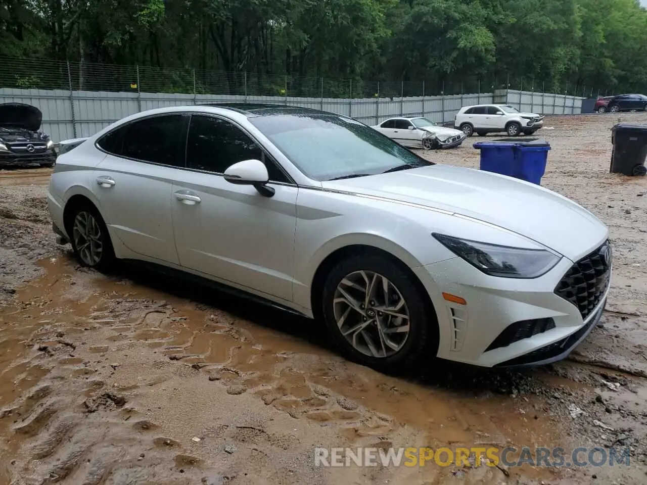 4 Photograph of a damaged car 5NPEF4JA5LH025759 HYUNDAI SONATA 2020