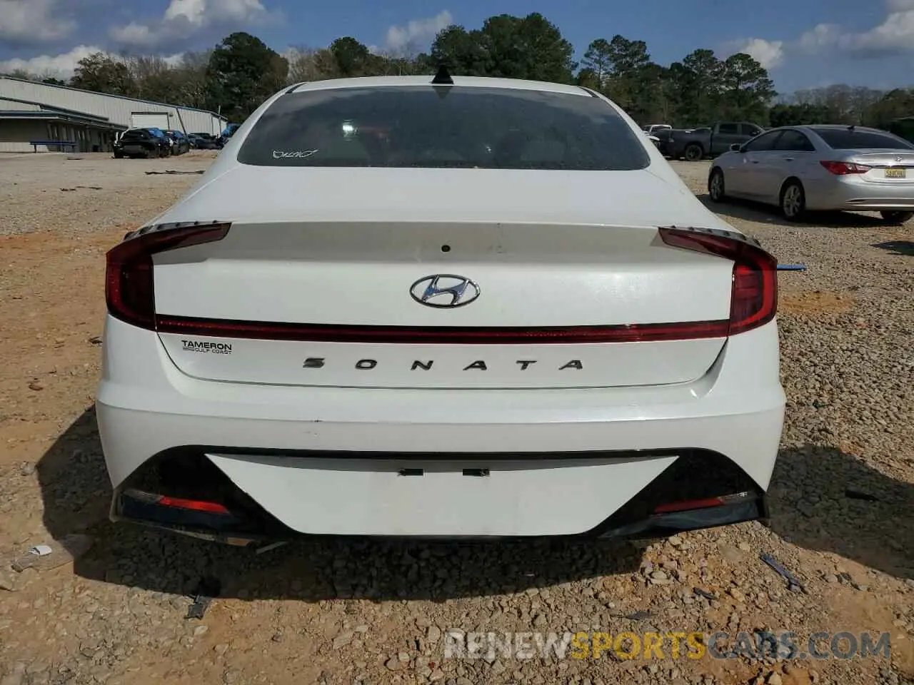 6 Photograph of a damaged car 5NPEF4JA5LH035174 HYUNDAI SONATA 2020